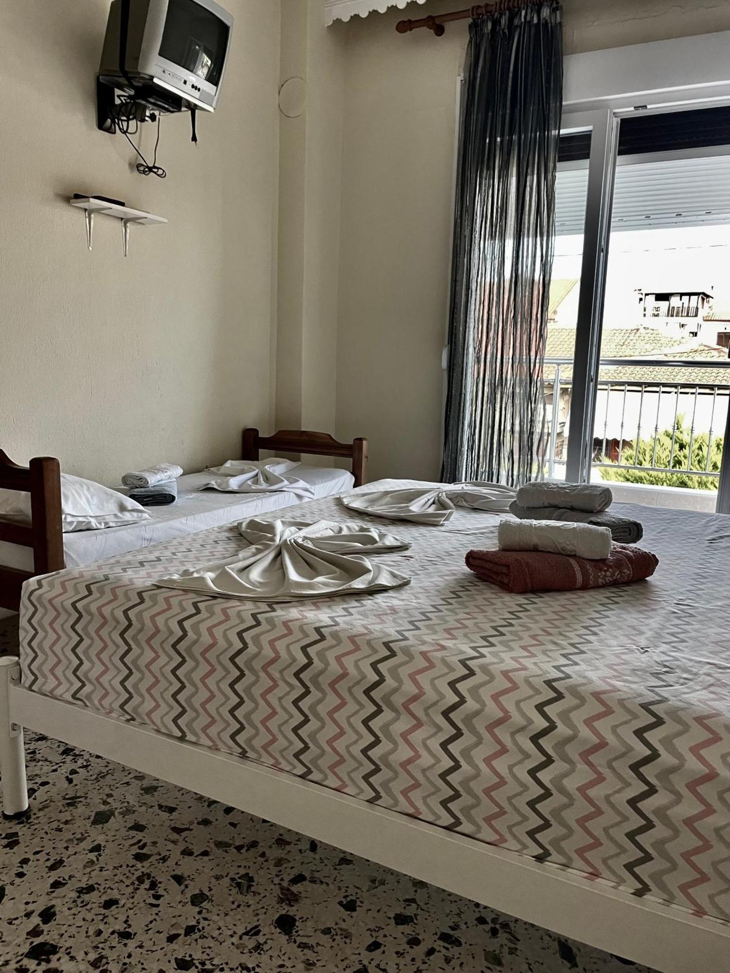 לריסוס Villa Maria Petru מראה חיצוני תמונה