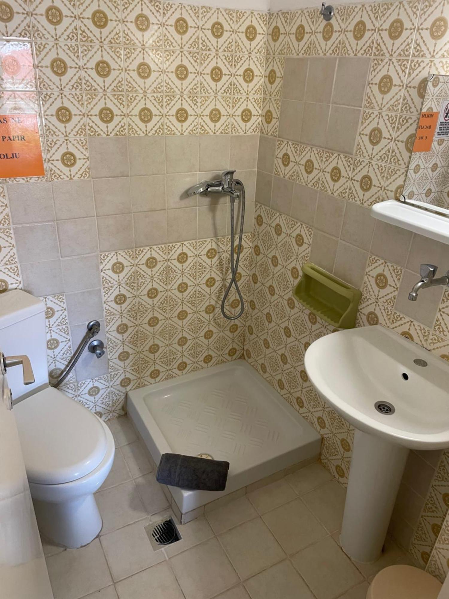לריסוס Villa Maria Petru מראה חיצוני תמונה